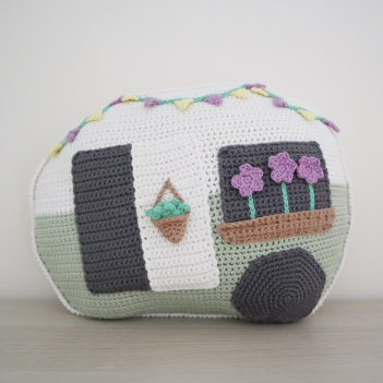 Caravan Trailer amigurumi pattern by Smiley Crochet Things