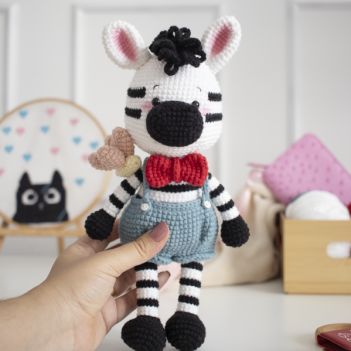 Zack, the zebra amigurumi pattern by GatoFio