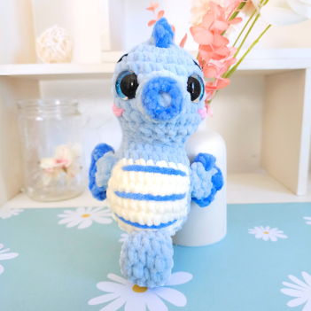 Low-Sew Seahorse  amigurumi pattern by Hugurumitoys