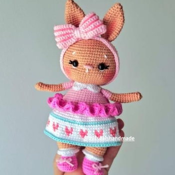Lola Bunny amigurumi pattern by Miss Daisy Handmade