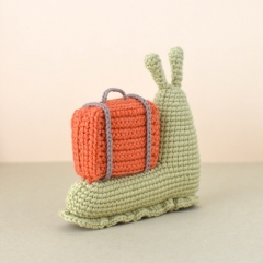 Gale the Traveller Snail amigurumi by Elisas Crochet