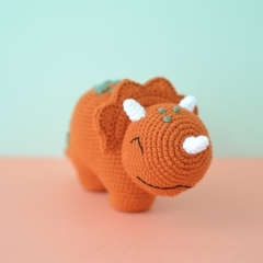 Trevor the Triceratops amigurumi pattern by Elisas Crochet