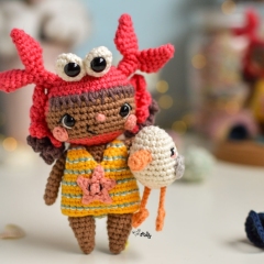 Valentina the crab girl amigurumi by O Recuncho de Jei
