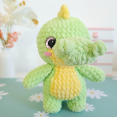 Crocodile with Overalls amigurumi by Hugurumitoys