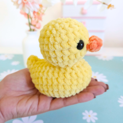 No Sew Rubber Duck amigurumi pattern by Hugurumitoys