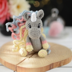 Lovit the unicorn amigurumi by Plączenitka