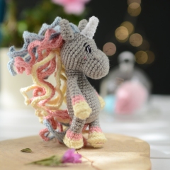 Lovit the unicorn amigurumi pattern by Plączenitka