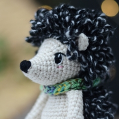 Louis the hedgehog amigurumi by Plączenitka