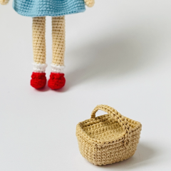 Dorothy (from the Wizard of Oz) amigurumi by Amigurumi Boy