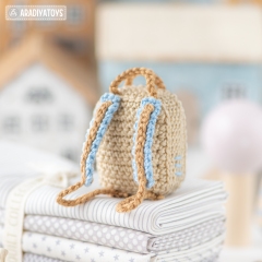 Sadie's Backpack (Doll Accessories) amigurumi by AradiyaToys