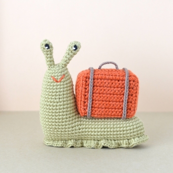Gale the Traveller Snail amigurumi pattern by Elisas Crochet