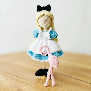 Alice outfit amigurumi pattern by Fluffy Tummy