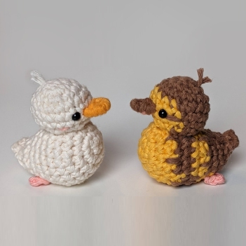 Baby Duckling amigurumi pattern by schrahki