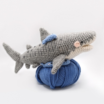 Nikki the Tiger Shark amigurumi pattern by schrahki