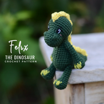 Felix the dinosaur amigurumi pattern by Plączenitka