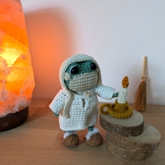 Frog's night outfit amigurumi pattern by La Fabrique des Songes
