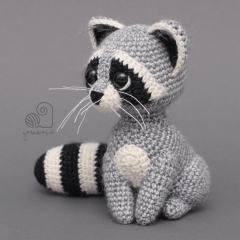 Pedro the Raccoon amigurumi pattern by YarnWave