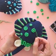 Myles the Ray amigurumi by Natura Crochet