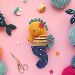 Noah the Sea Horse amigurumi pattern by Natura Crochet