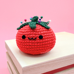 Tomato amigurumi by Curiouspapaya