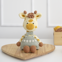 Gil, the giraffe amigurumi pattern by GatoFio