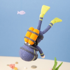 Marty the Scuba Diver amigurumi pattern by Planet Piu
