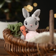 Mia the bunny amigurumi by Plączenitka