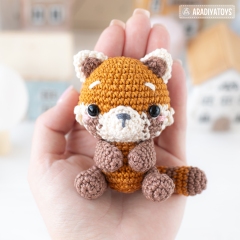 Red Panda Roxy amigurumi pattern by AradiyaToys