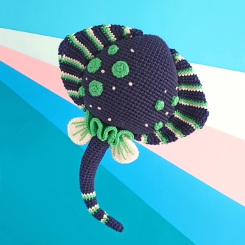 Myles the Ray amigurumi pattern by Natura Crochet