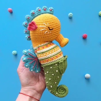 Noah the Sea Horse amigurumi pattern by Natura Crochet