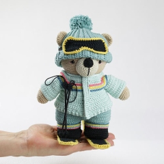 Ski Gear amigurumi by Madelenon
