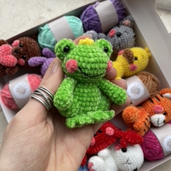 Frog Out of the Box amigurumi by Nelly Handmade