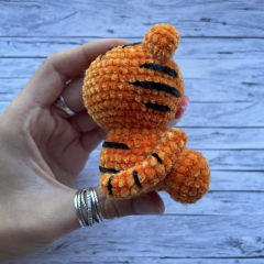 Tiger out of the Box amigurumi by Nelly Handmade