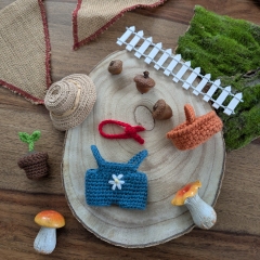 Frog's garden outfit amigurumi by La Fabrique des Songes