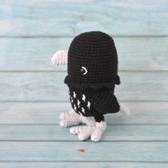Kieran the Raven amigurumi by Elisas Crochet