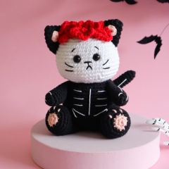 Kuro the Skeleton Cat amigurumi pattern by Cara Engwerda