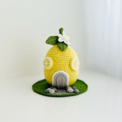 Lemon house amigurumi by Fluffy Tummy
