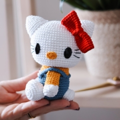 Hello Kitty amigurumi pattern by Crocheniacs