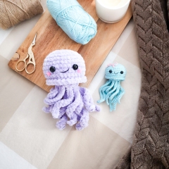 No-Sew Jellyfish amigurumi by Stitch by Fay