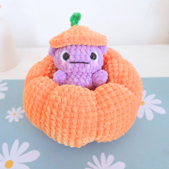 Mystery Pumpkin amigurumi pattern by Hugurumitoys