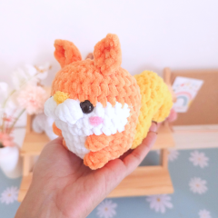 No-sew Squirrel amigurumi pattern by Hugurumitoys