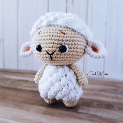 Dolly the Sheep amigurumi pattern by apinchofcotton