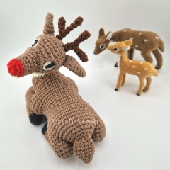 Rudolph The Sitting Reindeer amigurumi by StuffTheBody