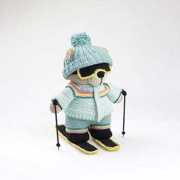 Ski Gear amigurumi pattern by Madelenon