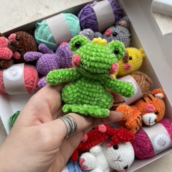 Frog Out of the Box amigurumi pattern by Nelly Handmade