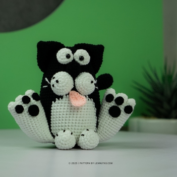 Pawlo the Cat Crochet Pattern amigurumi pattern by Lennutas