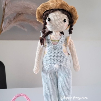 Doll Robin and Outfit Lilly amigurumi pattern by Schipper Amigurumi
