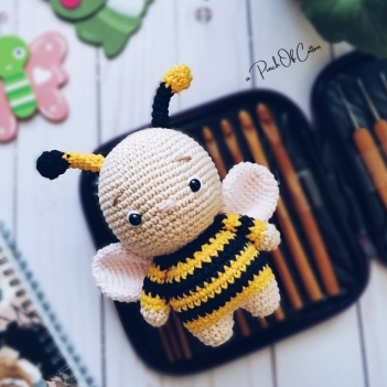 Monica the Bee amigurumi pattern by apinchofcotton