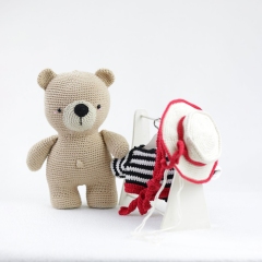 Gondolier outfit amigurumi pattern by Madelenon