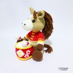 The Prosperity Horse amigurumi by Little Bamboo Handmade